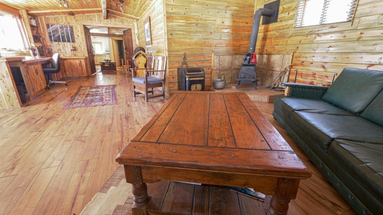 Aubin Sky Lodging At The Yl Ranch Savery Exteriér fotografie