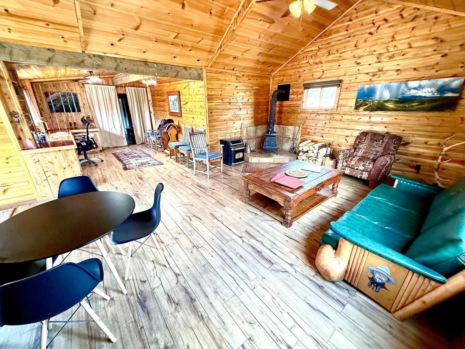 Aubin Sky Lodging At The Yl Ranch Savery Exteriér fotografie